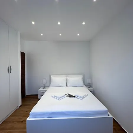 Vila Zrina - Apartmani Trogir Exterior photo