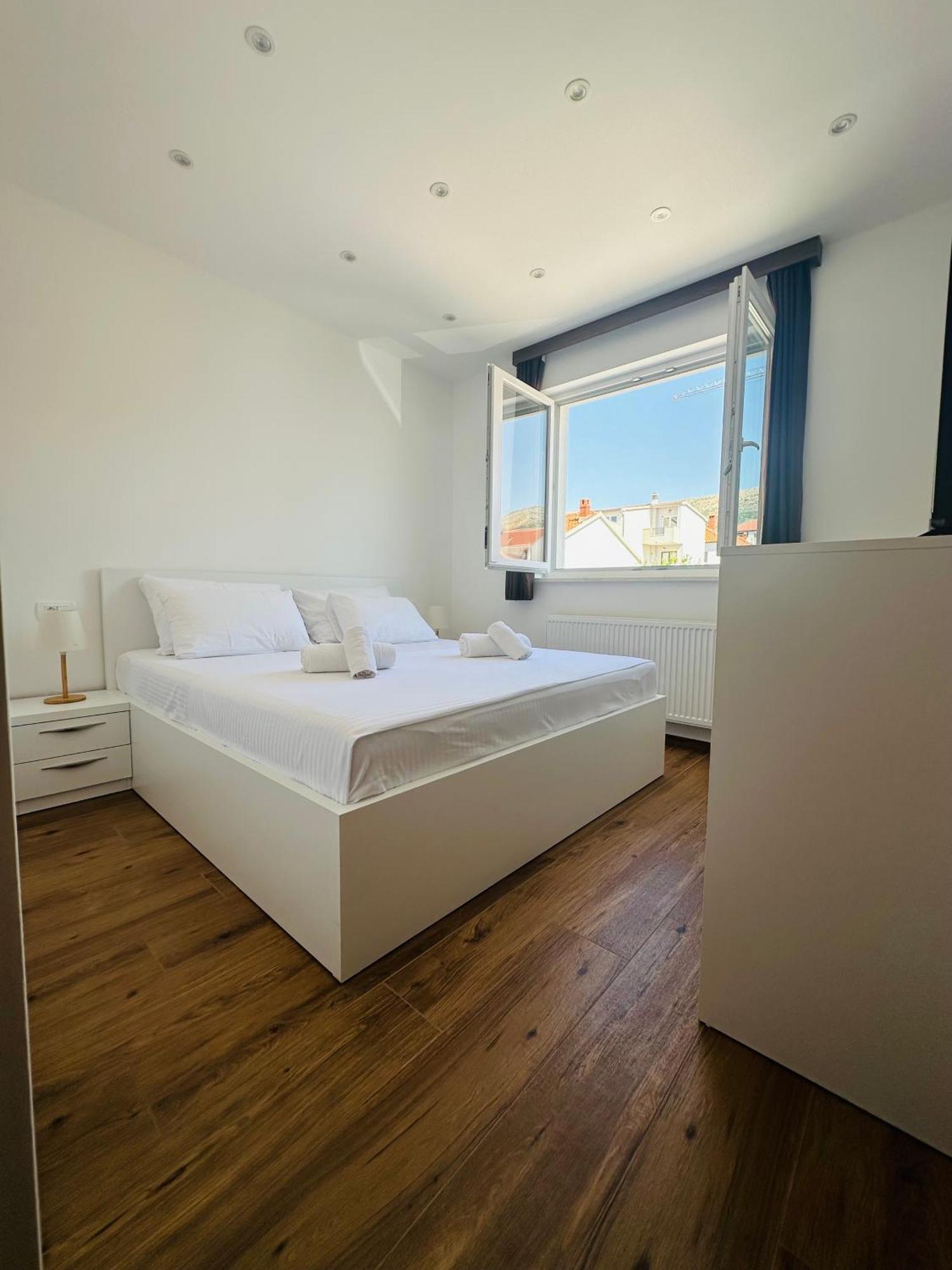 Zrina - * Trogir