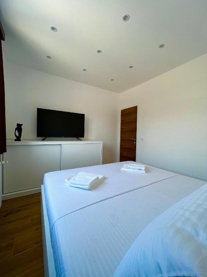 Apartman Zrina - *