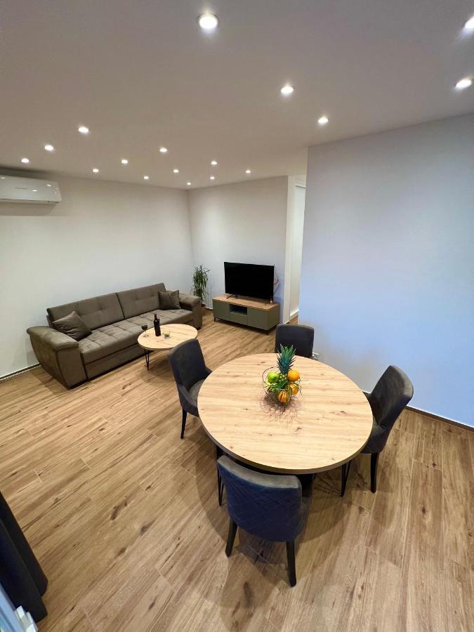Apartament Zrina - *