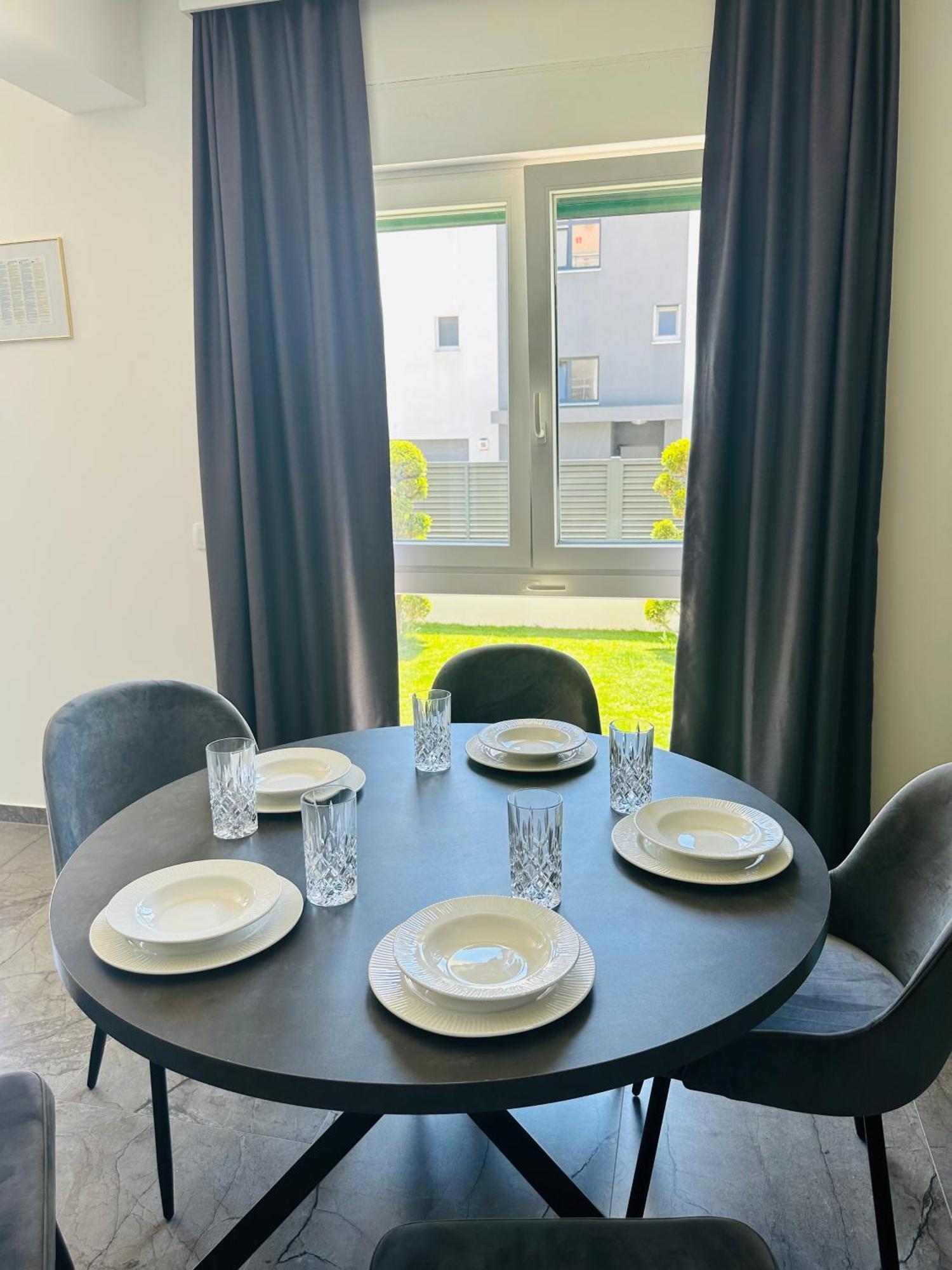 Apartman Zrina - *